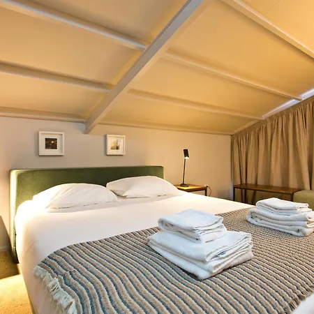 Rva居斯塔夫埃菲尔公寓 *