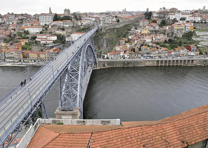 Rva居斯塔夫埃菲尔公寓 *