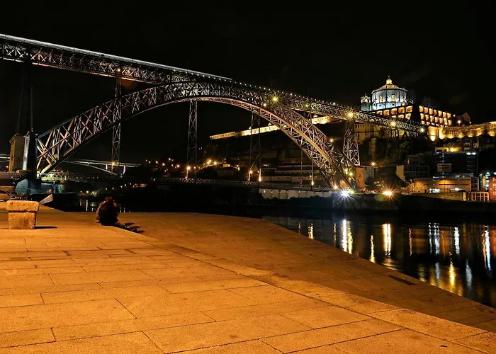 Rva居斯塔夫埃菲尔公寓 *